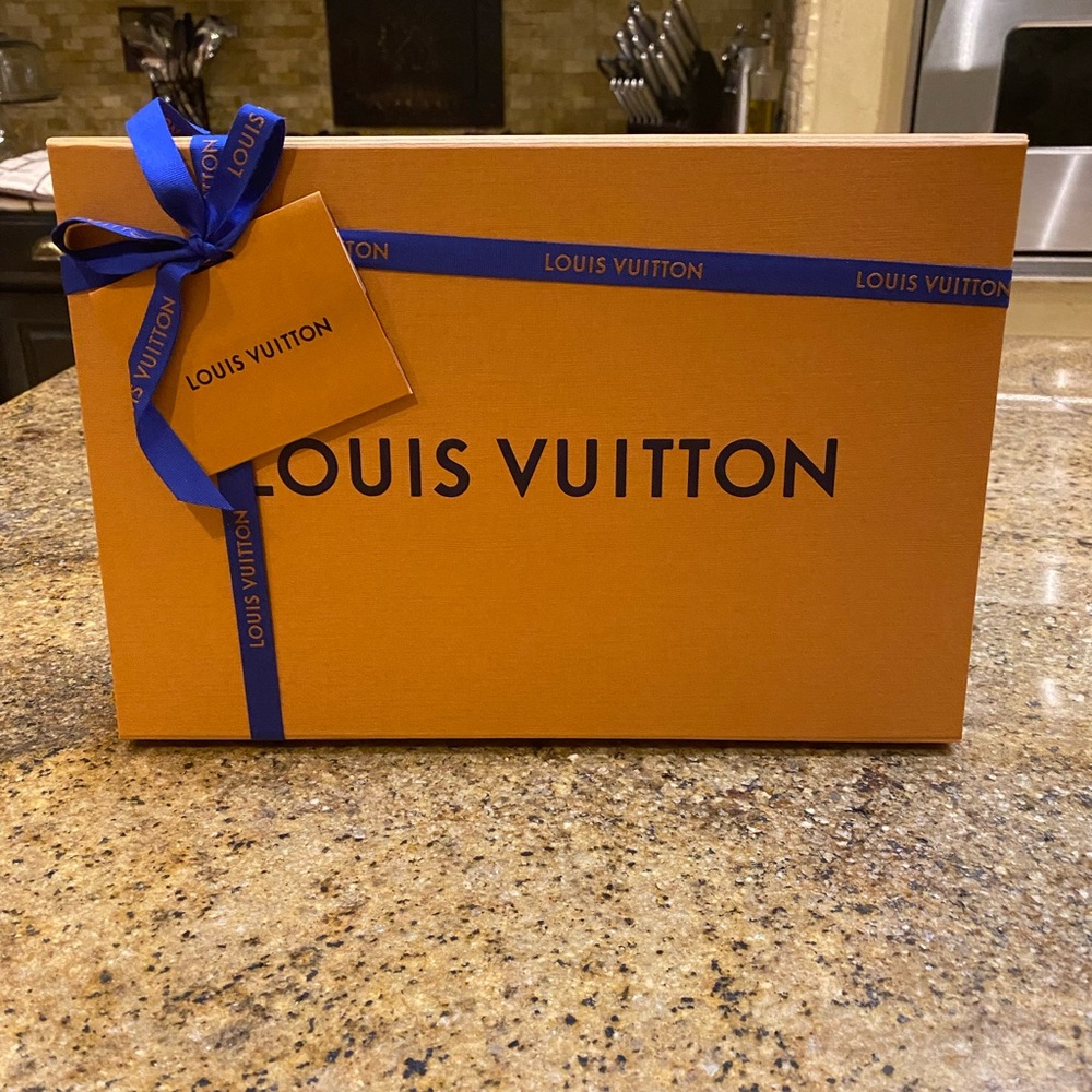 NWT Authentic LV Comic Notebook Cover - Picture 6 of 7